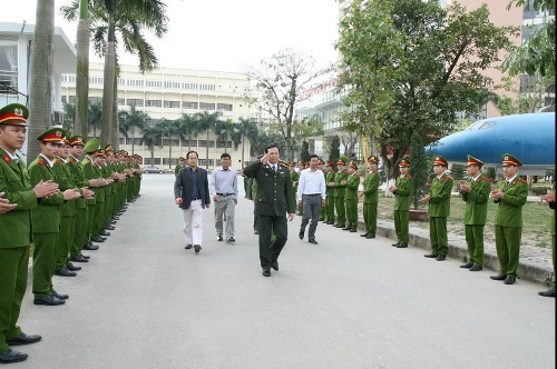 Giám đốc Công an tỉnh Bắc Giang chúc tết cán bộ, chiến sỹ Học viện CSND